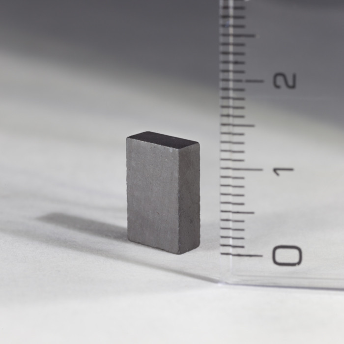 Magnete in ferrite parallelepipedo 13x8.4x4
