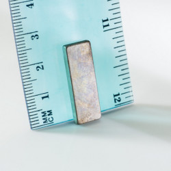 Magnete al neodimio parallelepipedo 26x9x3 P 180 °C, VMM5UH-N35UH